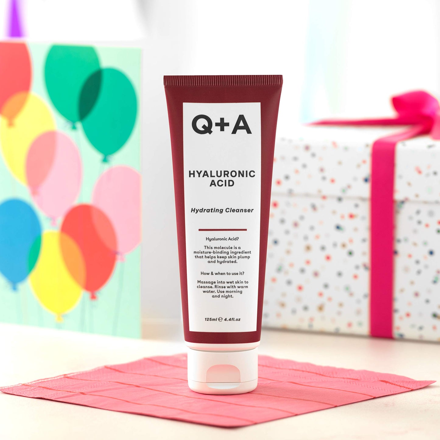 Q+A Niacinamide Gentle Exfoliating Face Cleanser