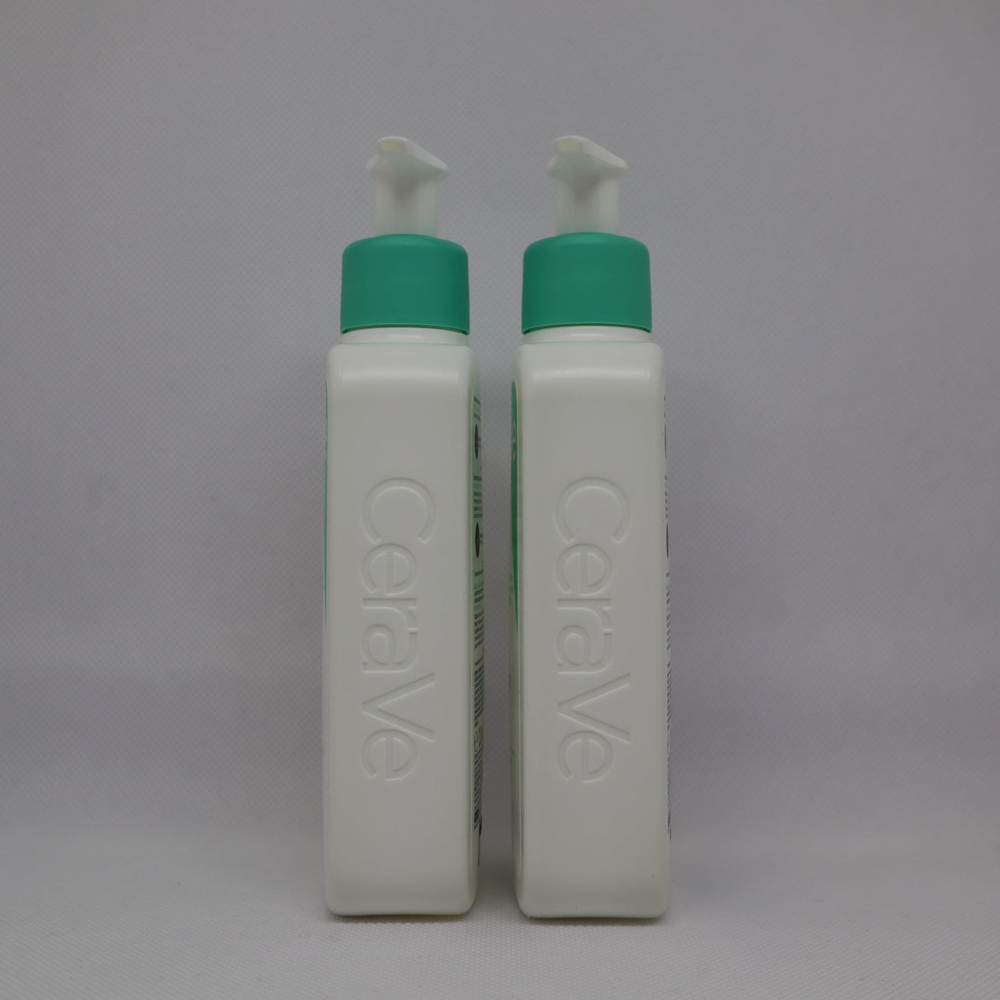 CeraVe Foaming Cleanser for Normal to Oily Skin with Niacinamide and 3 Essential Ceramides